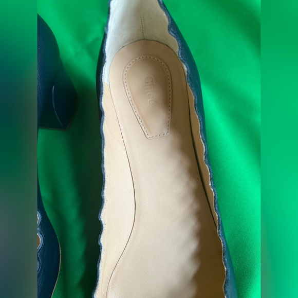 Chloe Pumps with Scalloped Edge 100% Leather Navy Size 7 - Picture 14 of 15